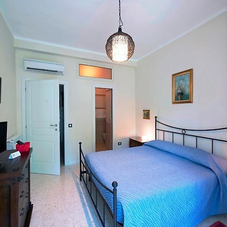 Le Rondini Bed & Breakfast Napoli Bagian luar foto