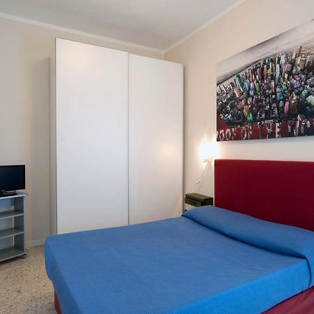 Le Rondini Bed & Breakfast Napoli Bagian luar foto