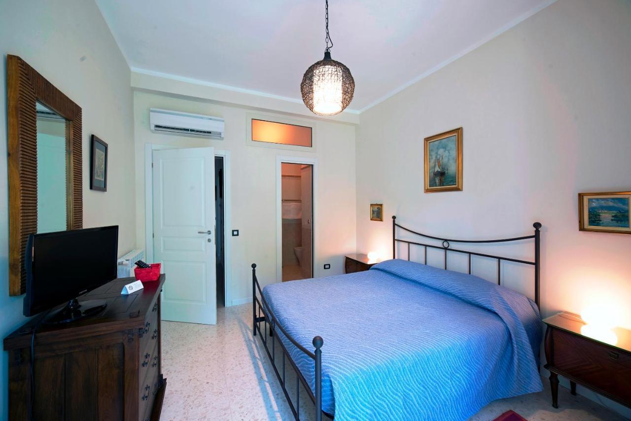 Le Rondini Bed & Breakfast Napoli Bagian luar foto
