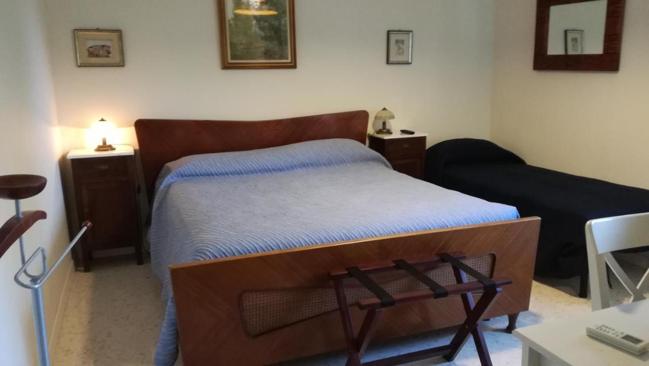 Le Rondini Bed & Breakfast Napoli Bagian luar foto