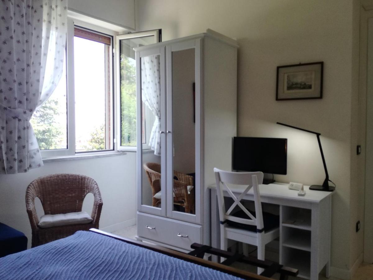Le Rondini Bed & Breakfast Napoli Bagian luar foto