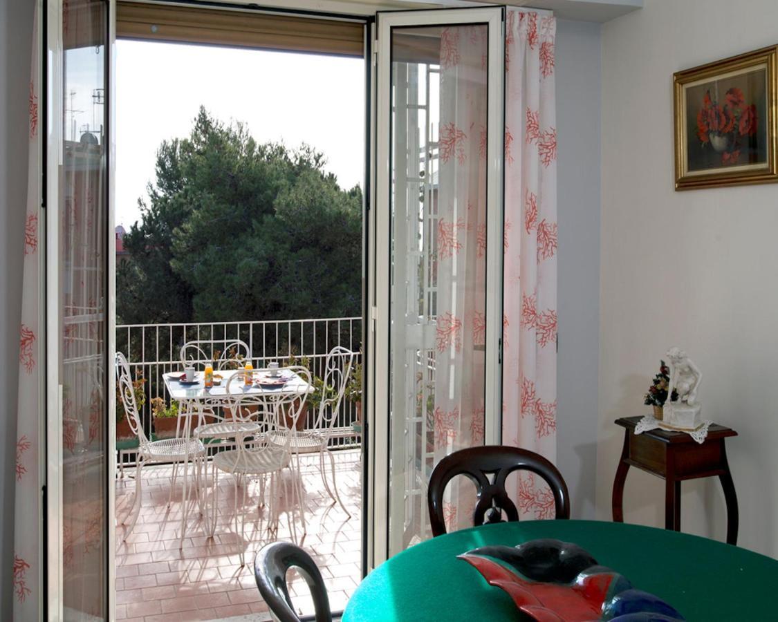 Le Rondini Bed & Breakfast Napoli Bagian luar foto